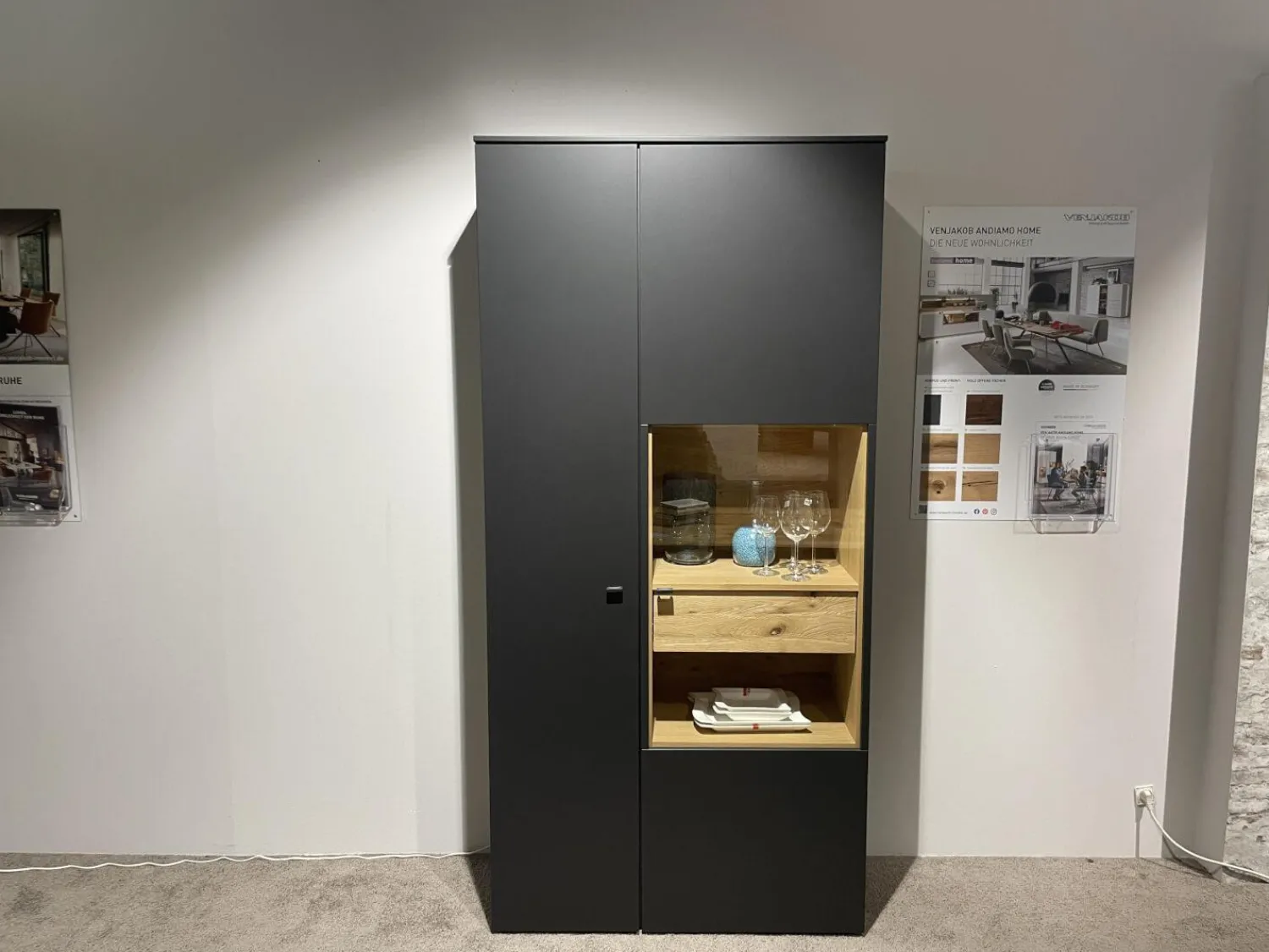 Venjakob Vitrinen & Highboards|Vitrine Lumea 7268 3893 R Lack Anthrazit Matt Absetzung Eiche Gehackt Gebürstet Mit Beleuchtung