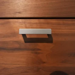 Baur Vitrinen & Highboards|Vitrine Massivholz Türen Oben Glas In Metallrahmen Griffe Silber