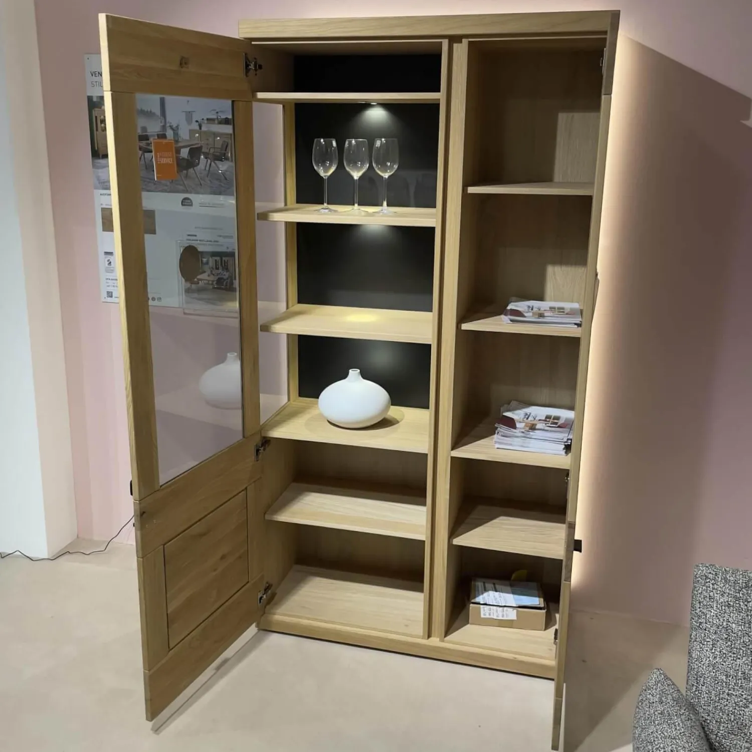 Venjakob Vitrinen & Highboards|Vitrine Next Level 3000 Wildeiche Hell Soft Gebürstet Geölt Mit LED Beleuchtung