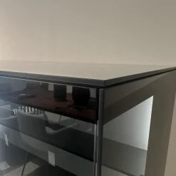 Kettnaker Kommoden & Sideboards|Vitrine Soma Türen Grauglas Schwarz Korpus Lack Steingrau Grau
