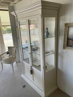 Küper Einrichtung Vitrinen & Highboards|Vitrine T Schleiflack Creme mit Facettenglas und Beleuchtung