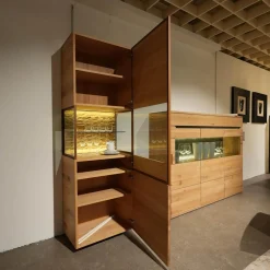 Voglauer Vitrinen & Highboards|Vitrine Vcuben Wildeiche Rustikal Metall Kupfer Bronze Inklusive Beleuchtung