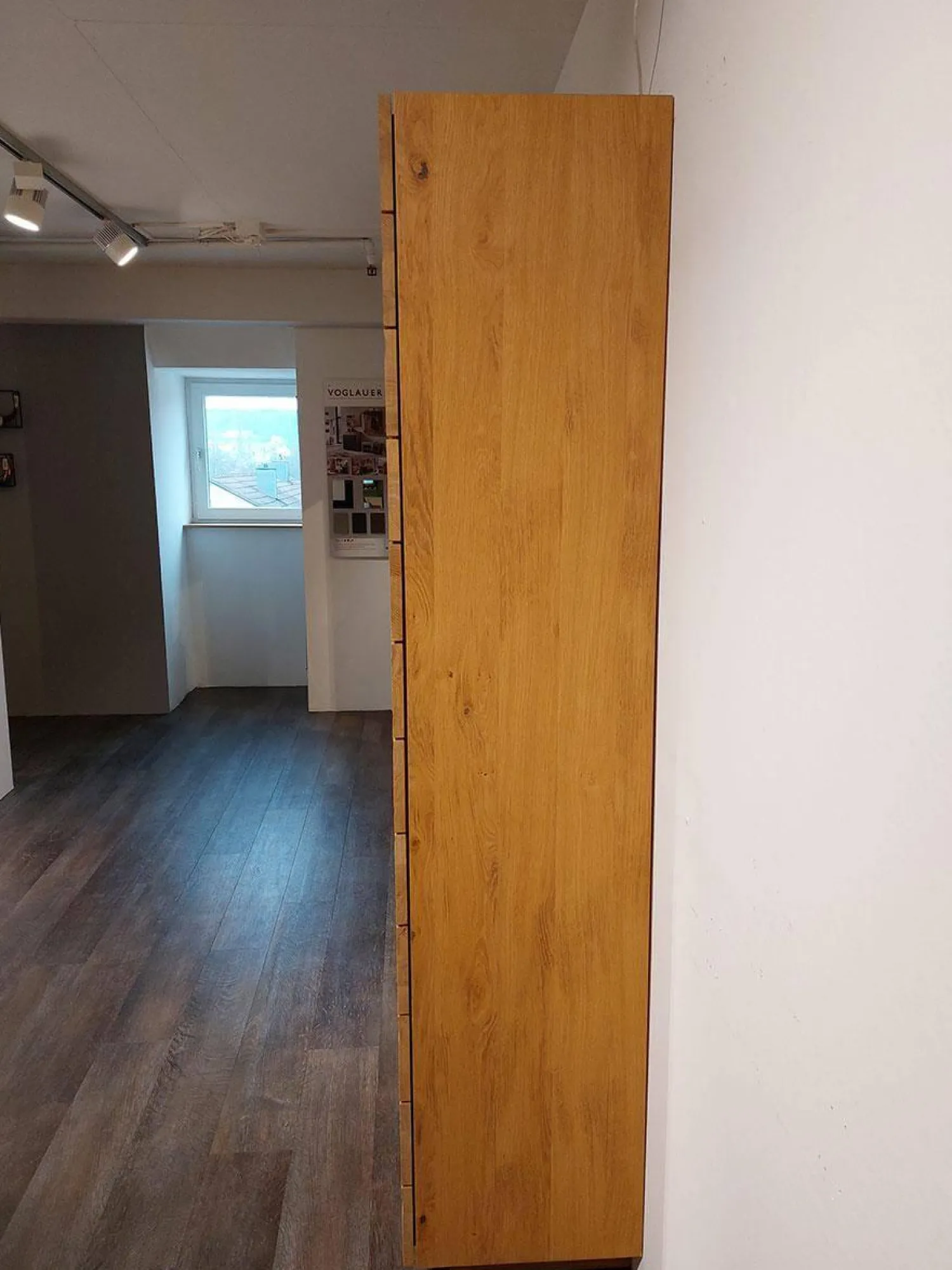 Voglauer Vitrinen & Highboards|Vitrine Vmontanara Eg Wildeiche Geölt Alurahmen Silber Inklusive Beleuchtung