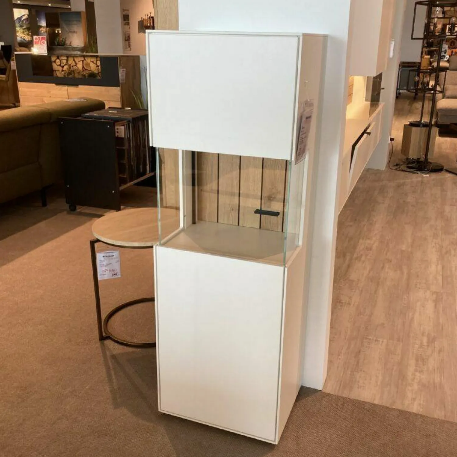 Wöstmann Vitrinen & Highboards|Vitrine Werne Lack Weiß Balkeneiche Stark Gebürstet LED-Beleuchtung