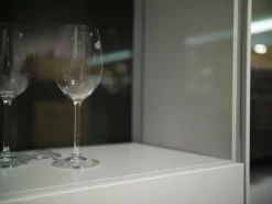 WK Wohnen Vitrinen & Highboards|Vitrine WK 419 Intono 62462 Lack Steingrau 407 Rückwand Lack Quarz- Lin