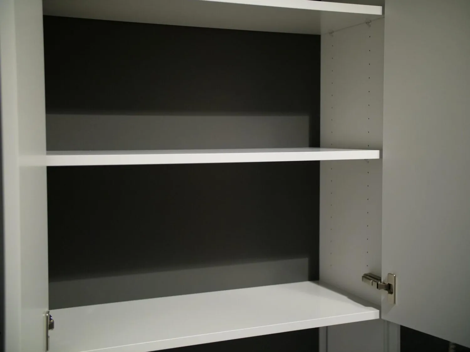 WK Wohnen Vitrinen & Highboards|Vitrine WK 419 Intono 62462 Lack Steingrau 407 Rückwand Lack Quarz- Lin