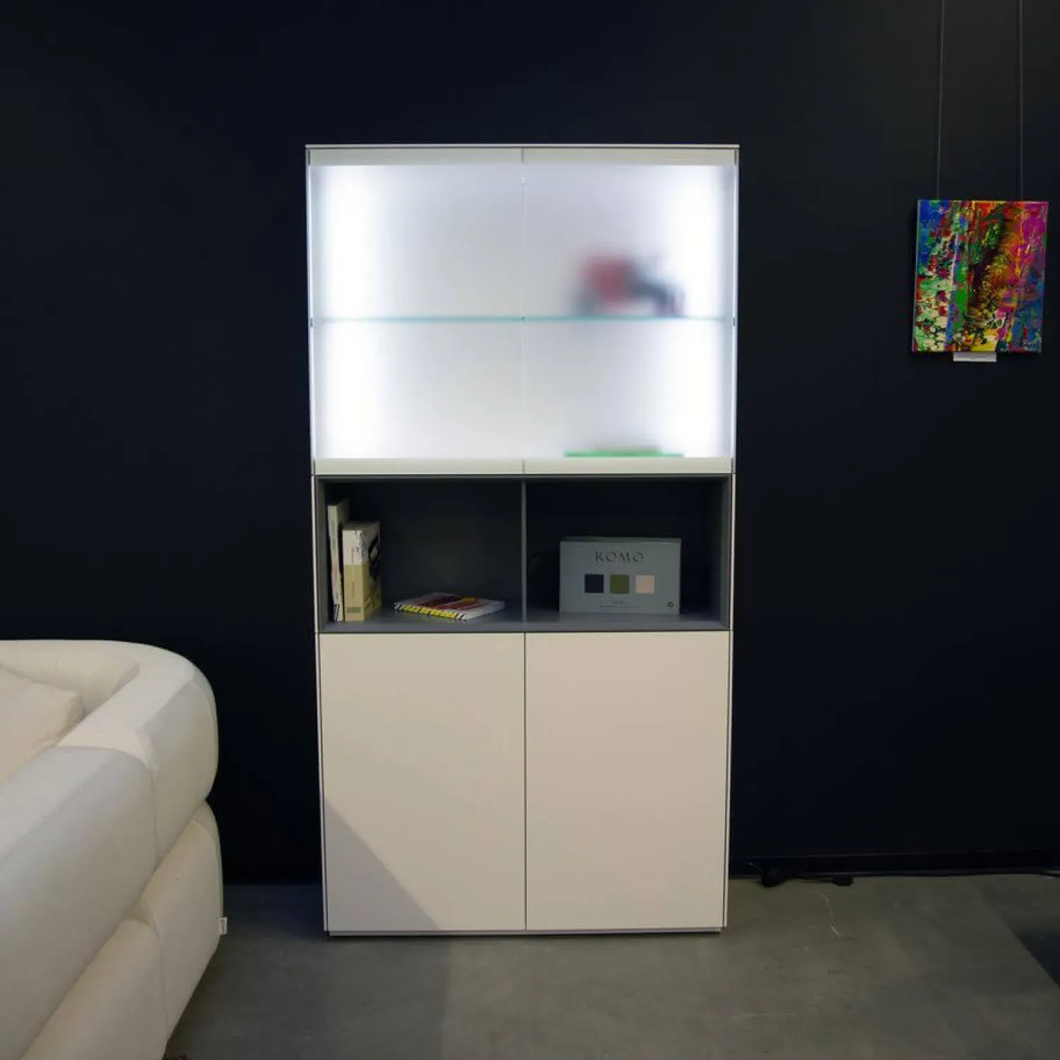 Kettnaker Vitrinen & Highboards|Vitrinenschrank Soma Lack Matt Weiß Und Vulkangrau Grau Matt Weißglas Satiniert Matt Mit Beleuchtung