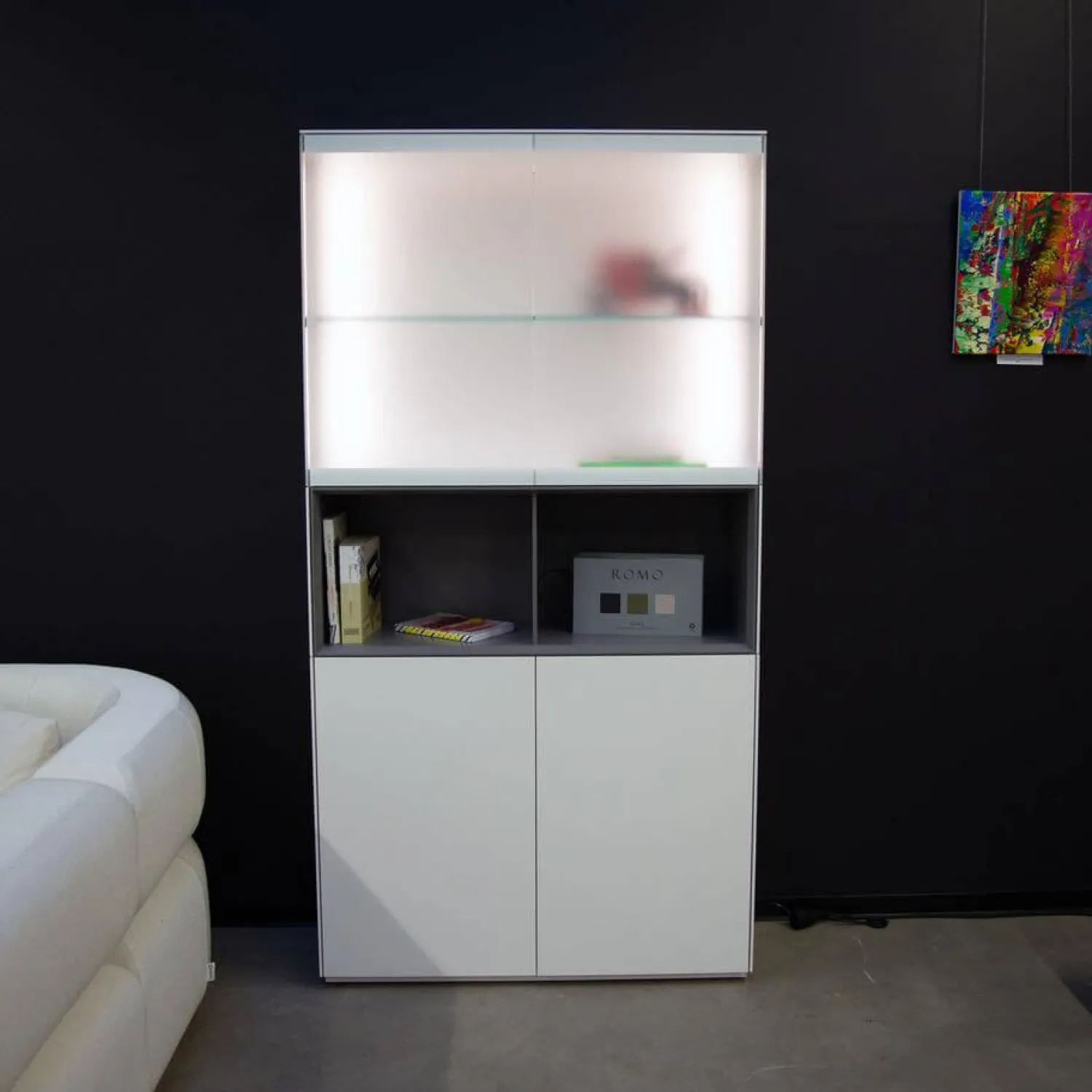 Kettnaker Vitrinen & Highboards|Vitrinenschrank Soma Lack Matt Weiß Und Vulkangrau Grau Matt Weißglas Satiniert Matt Mit Beleuchtung