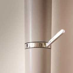 YOMEI Garderoben|Wandgarderobe Tube Akzente Leder Taupe 07 Braun Gestell Edelstahl Poliert