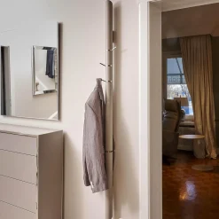 YOMEI Garderoben|Wandgarderobe Tube Akzente Leder Taupe 07 Braun Gestell Edelstahl Poliert