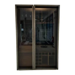Riva1920 Vitrinen & Highboards|Weinkofferschrank Cambusa Nussbaum Massiv Front Rauchglas Rahmen Eisen Mit LED Beleuchtung