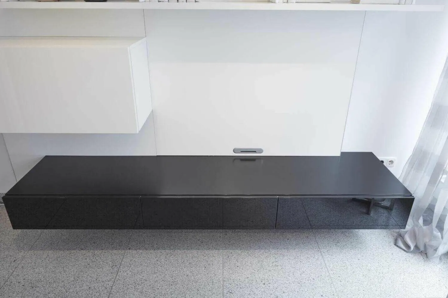 WK Wohnen Wohnwände & Tv-Lowboards|WK 409 Artena Hochglanz Schwarz Hartweiß mit Beleuchtung