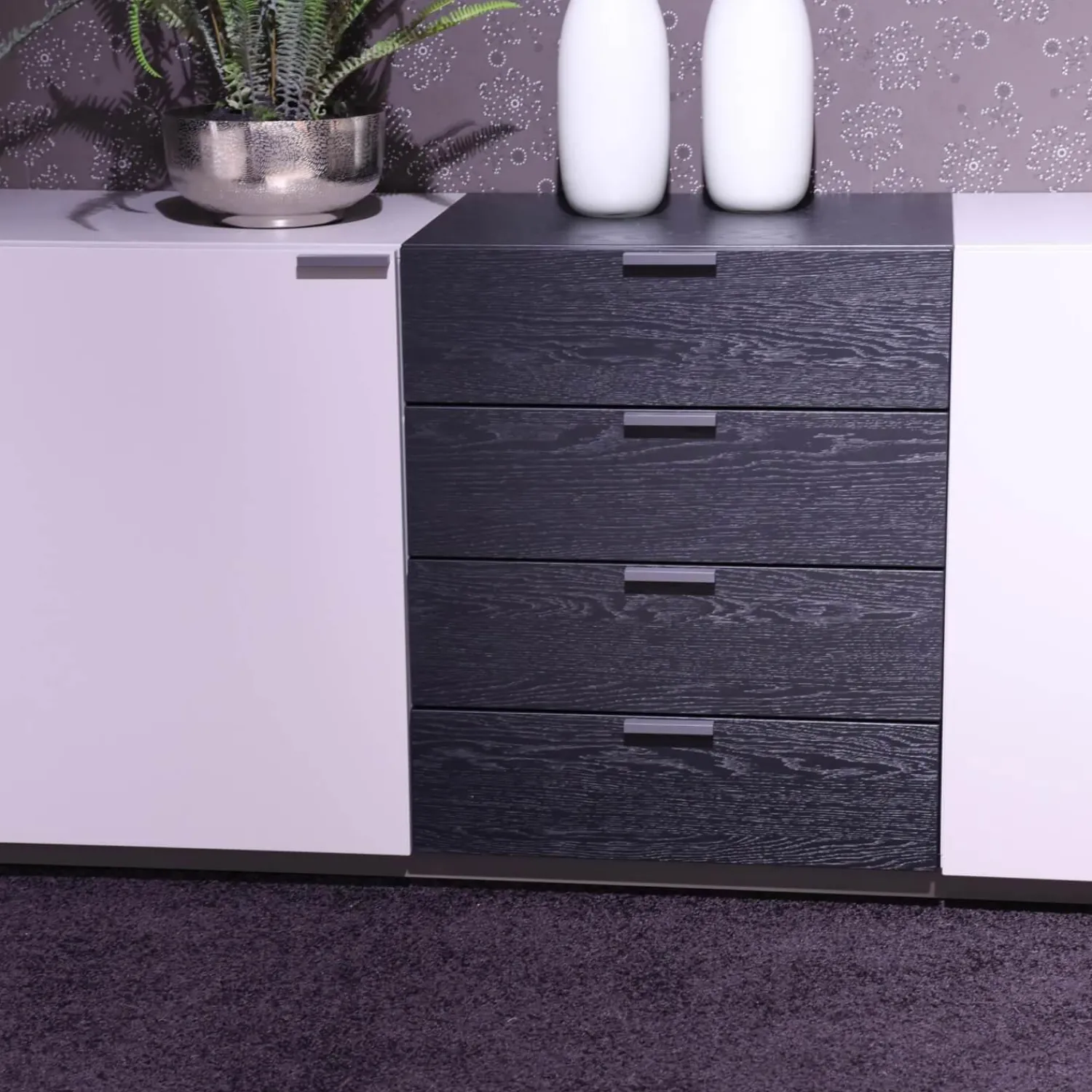 Global Wohnwände & Tv-Lowboards|Wohnkombination 4450 Vorschlag 8185 Lack Platingrau Griffe Titangrau Regalböden Eiche Schwarz Echtholzfurniert