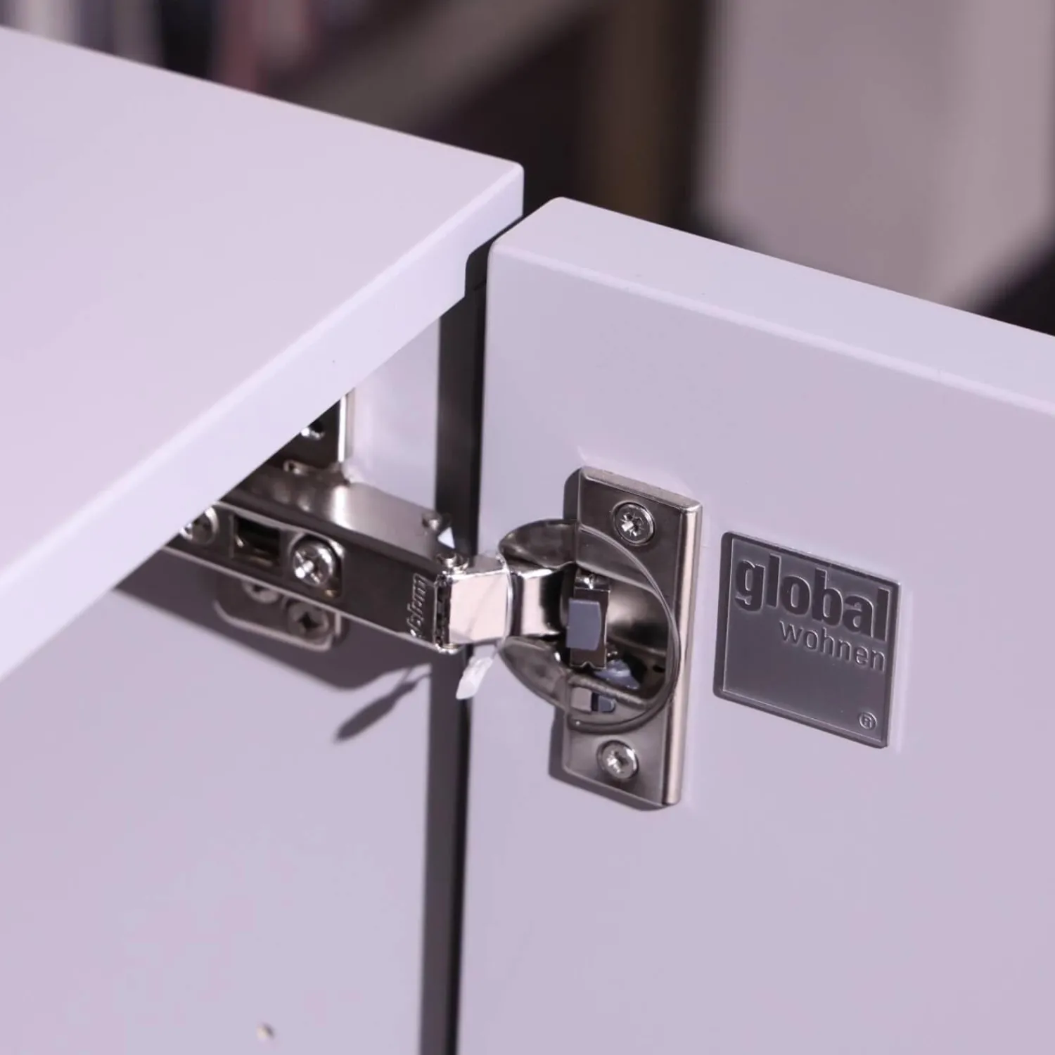 Global Wohnwände & Tv-Lowboards|Wohnkombination 4450 Vorschlag 8185 Lack Platingrau Griffe Titangrau Regalböden Eiche Schwarz Echtholzfurniert