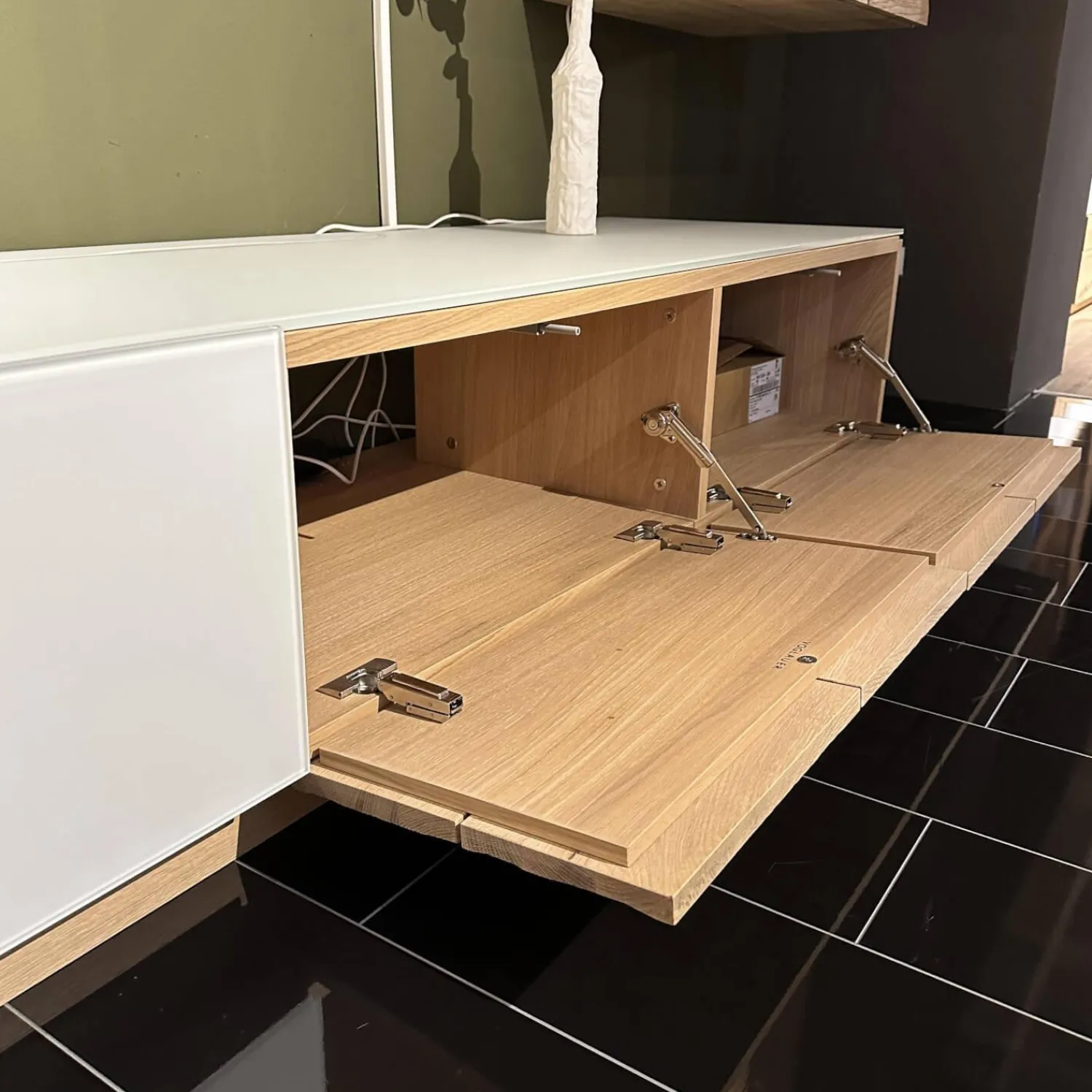 Voglauer Wohnwände & Tv-Lowboards|Wohnkombination Vmontanara Wildeiche Geölt Akzent Glas Optiwhite Weiß Mit Beleuchtung