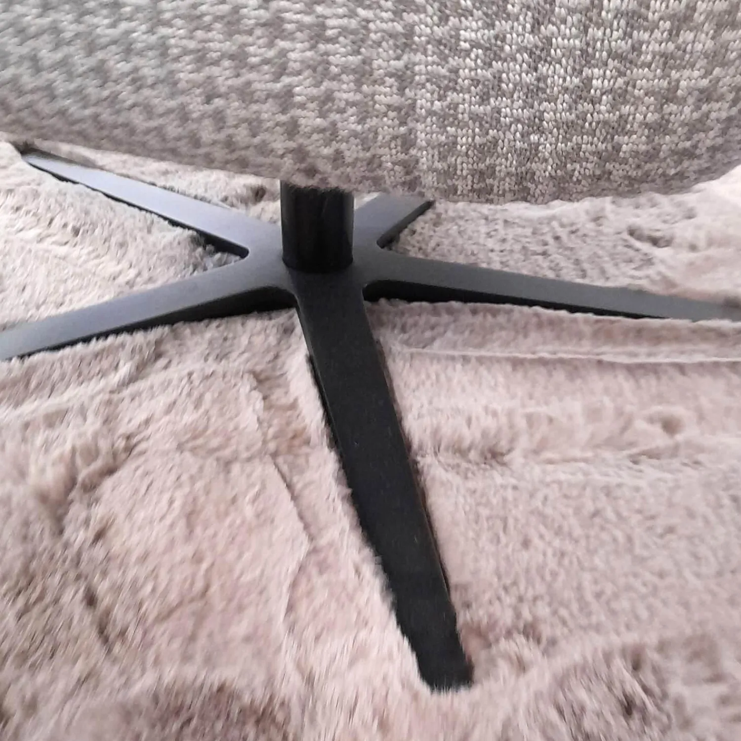 Ponsel Wohnlandschaften|Wohnlandschaft Garda Stoff 0634/08 & 1710/ 18 Grau Füße Schwarz Matt mit drehbarem Clubsessel