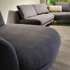 Rolf Benz Wohnlandschaften|Wohnlandschaft Kumo Stoff 17 705 Stahlblau Grau Fuß Aluminium Glatt RAL 9017 Verkehrsschwarz Mit Ablage Nussbaum Und Kissen