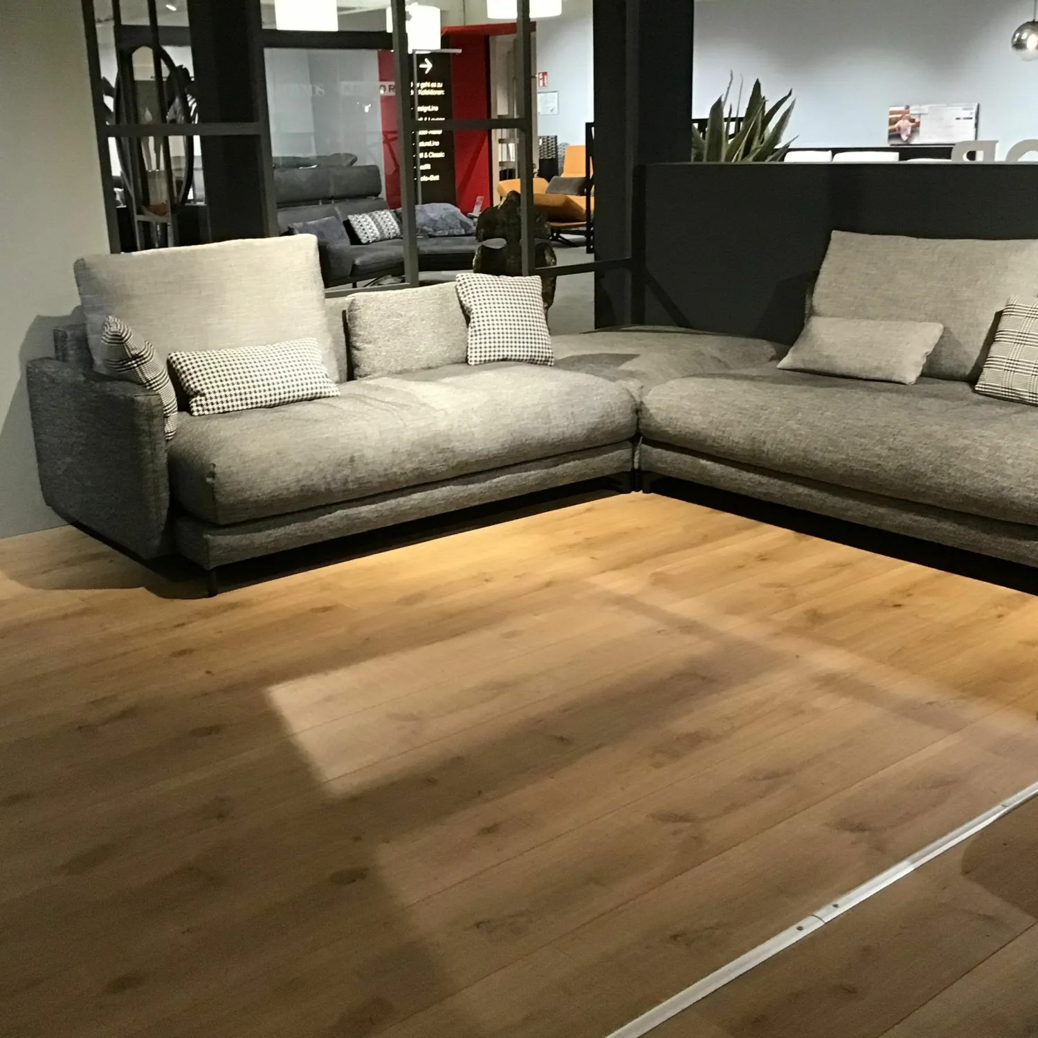 Rolf Benz Wohnlandschaften|Wohnlandschaft Nuvola Stoff 17.100 Schwarz-Weiß Gemustert 437x292