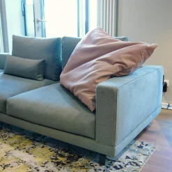 Molteni & C Wohnlandschaften|Wohnlandschaft Octave Bezug Stoff Wing WG243 Grau Grün Gestell Metall Zinnfarbig Lackiert Inklusive Kissen