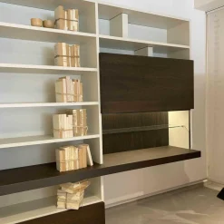 Molteni & C Wohnwände & Tv-Lowboards|Wohnwand 505 Kalkweiß Ulme Dunkel Formprofil Zinnfarbig