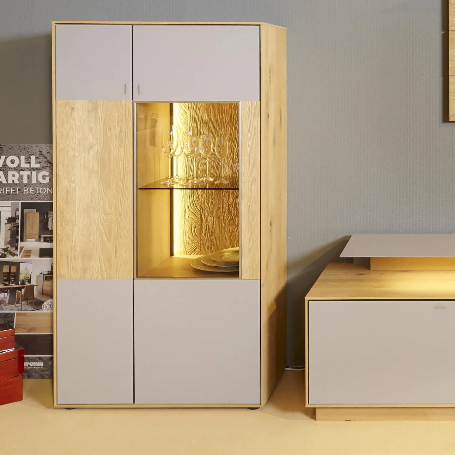 Hartmann Wohnwände & Tv-Lowboards|Wohnwand 2001 Kerneiche Natur Gebürstet Absetzungen Mattglas Naturgrau Mit Beleuchtung