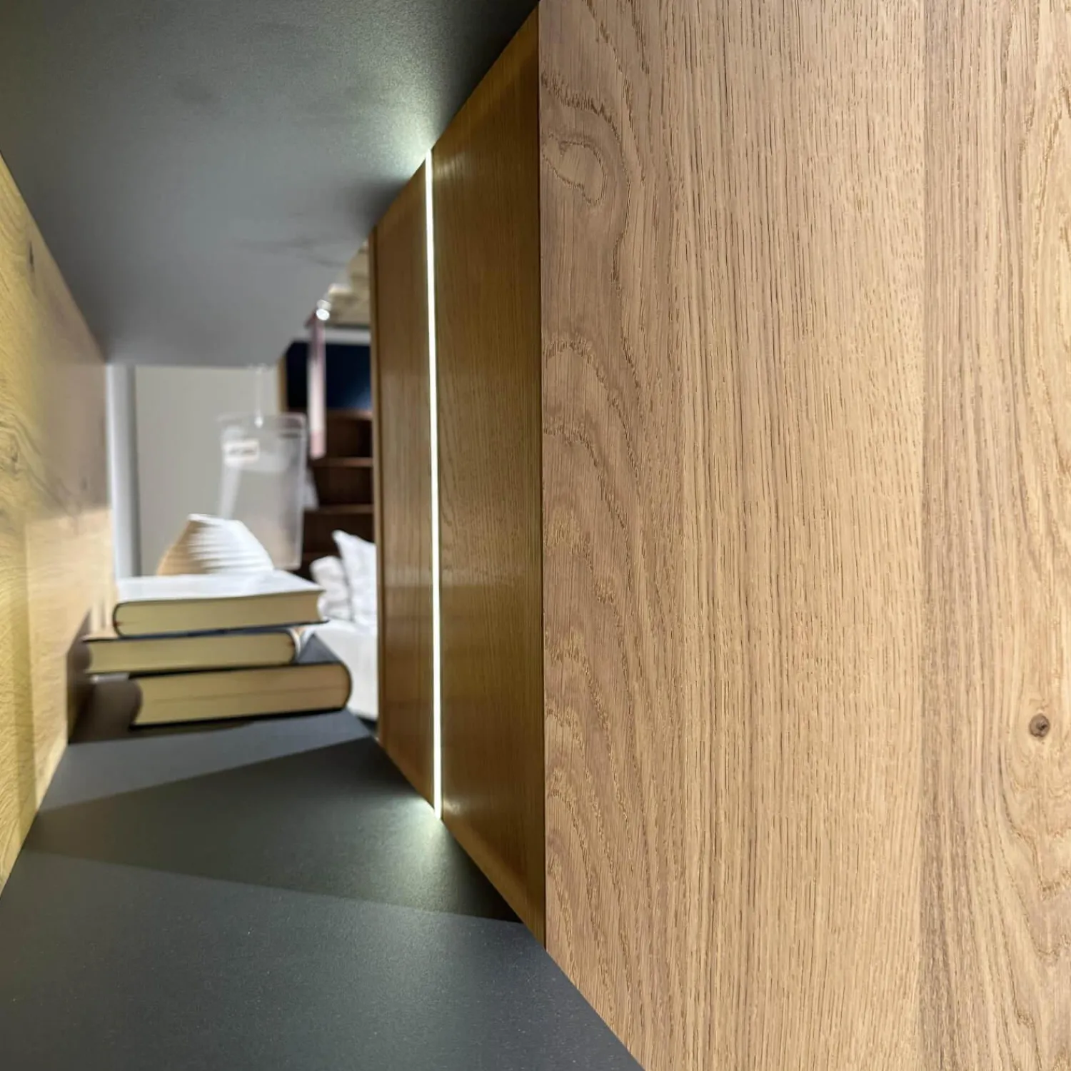 Voglauer Wohnwände & Tv-Lowboards|Wohnwand 2004 Wildeiche Rustiko Schwarz Und Echtholzfurnier Griff Aluminium Anthrazit Mit Beleuchtung