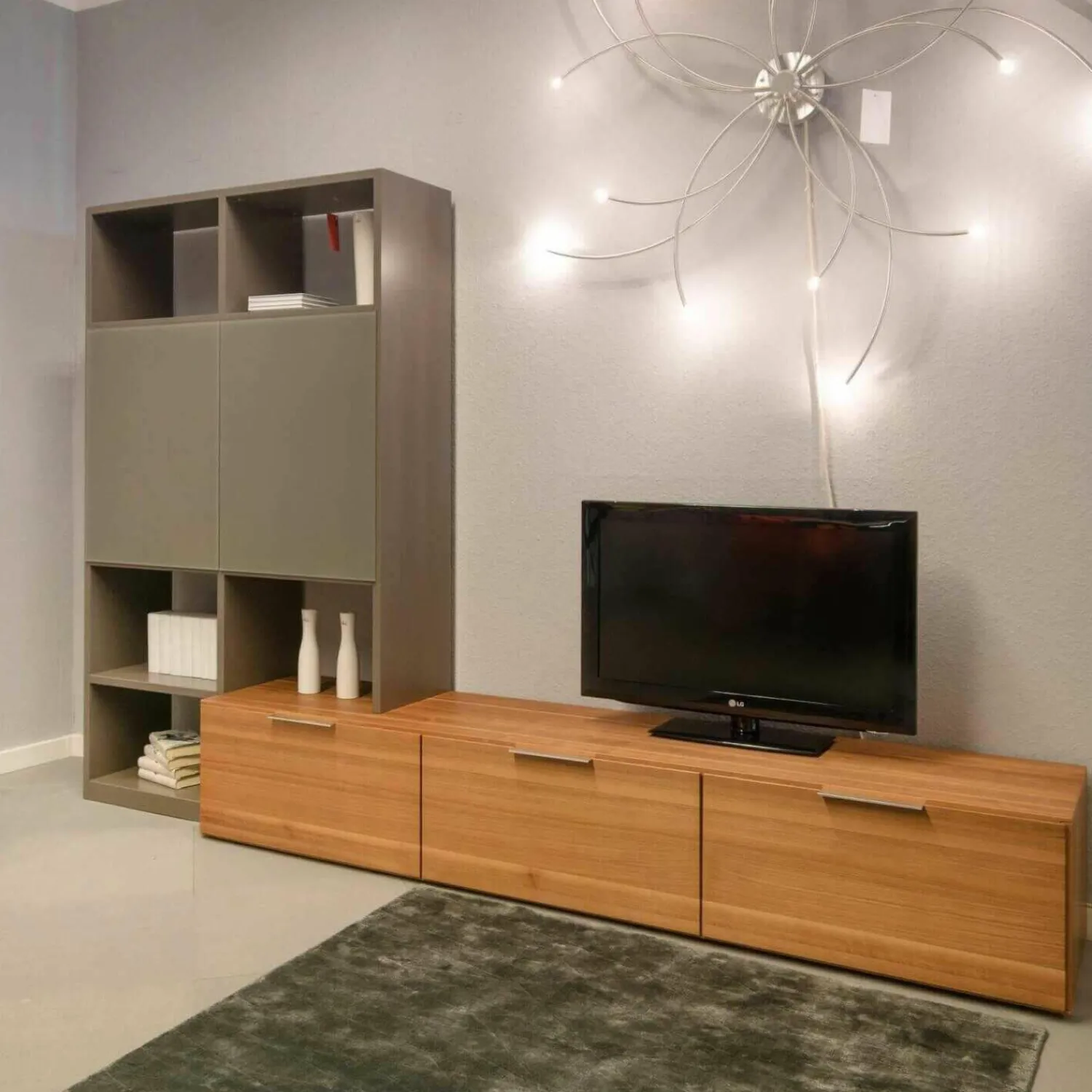 Gruber & Schlager Wohnwände & Tv-Lowboards|Wohnwand Amineo Nussbaum Lack Terra Glas Sanitiert Klappe Lade