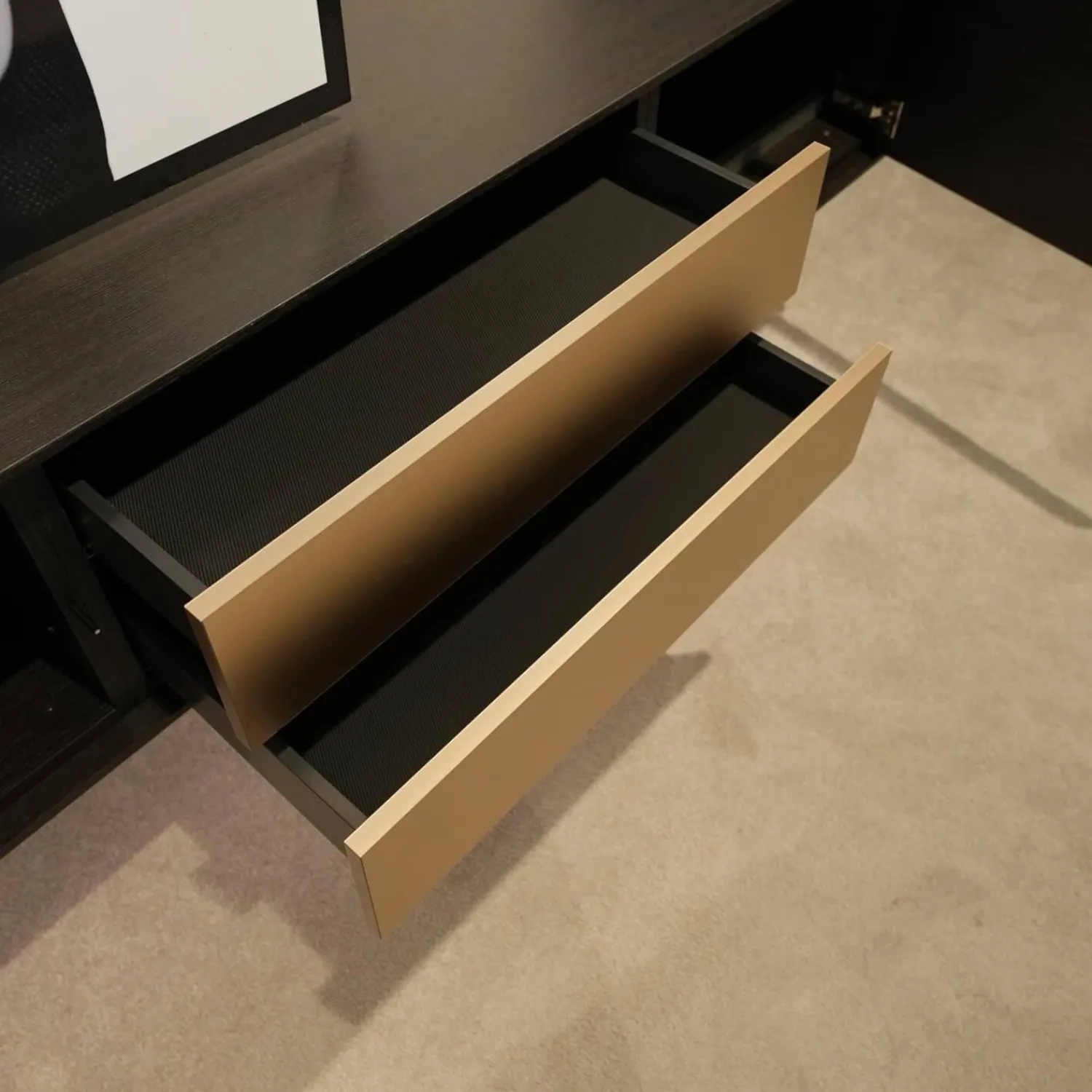 Gwinner Wohnwände & Tv-Lowboards|Wohnwand Bera Eiche Satin Terra Schwarz Gold Inklusive Sideboard Und Couchtisch