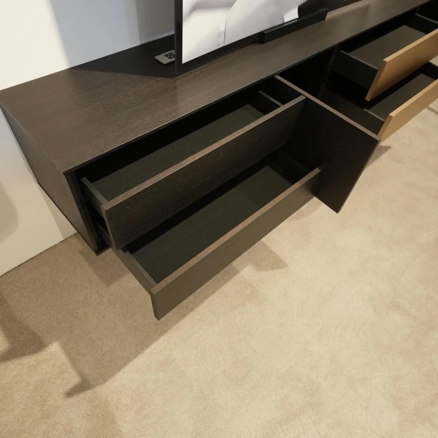Gwinner Wohnwände & Tv-Lowboards|Wohnwand Bera Eiche Satin Terra Schwarz Gold Inklusive Sideboard Und Couchtisch