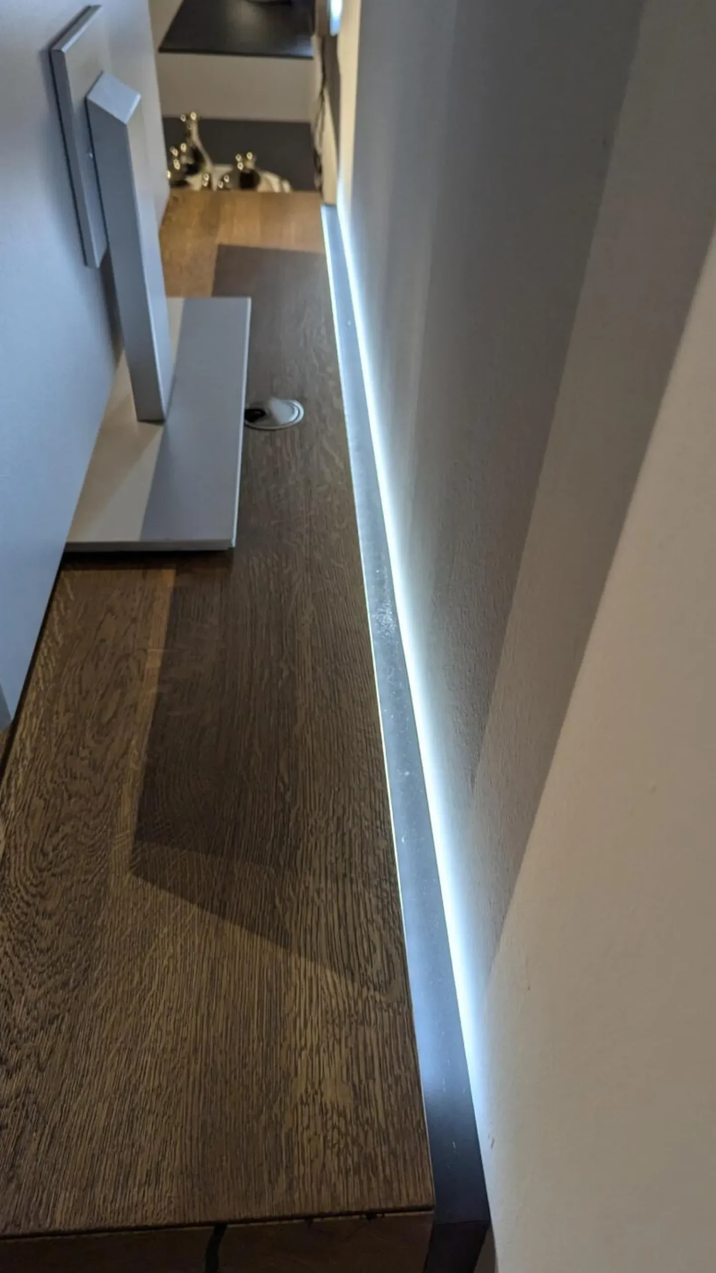 Die Hausmarke Wohnwände & Tv-Lowboards|Wohnwand Cairano Schiefer Schwarz Raucheiche Massiv Mit Beleuchtung Und Kabeldurchlass