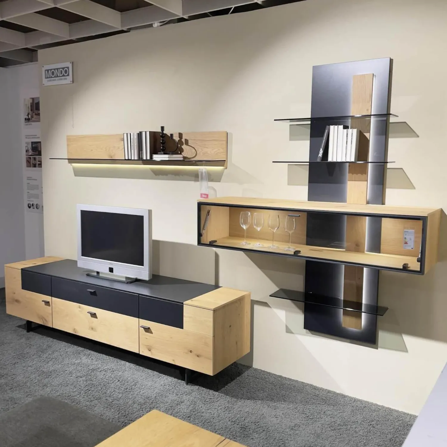 Mondo Wohnwände & Tv-Lowboards|Wohnwand Cantato 1006 Balkeneiche Natur Lack Seidenmatt Anthrazit Griff Anthrazit Fußgestell Metallverstärkung Mit LED Beleuchtung