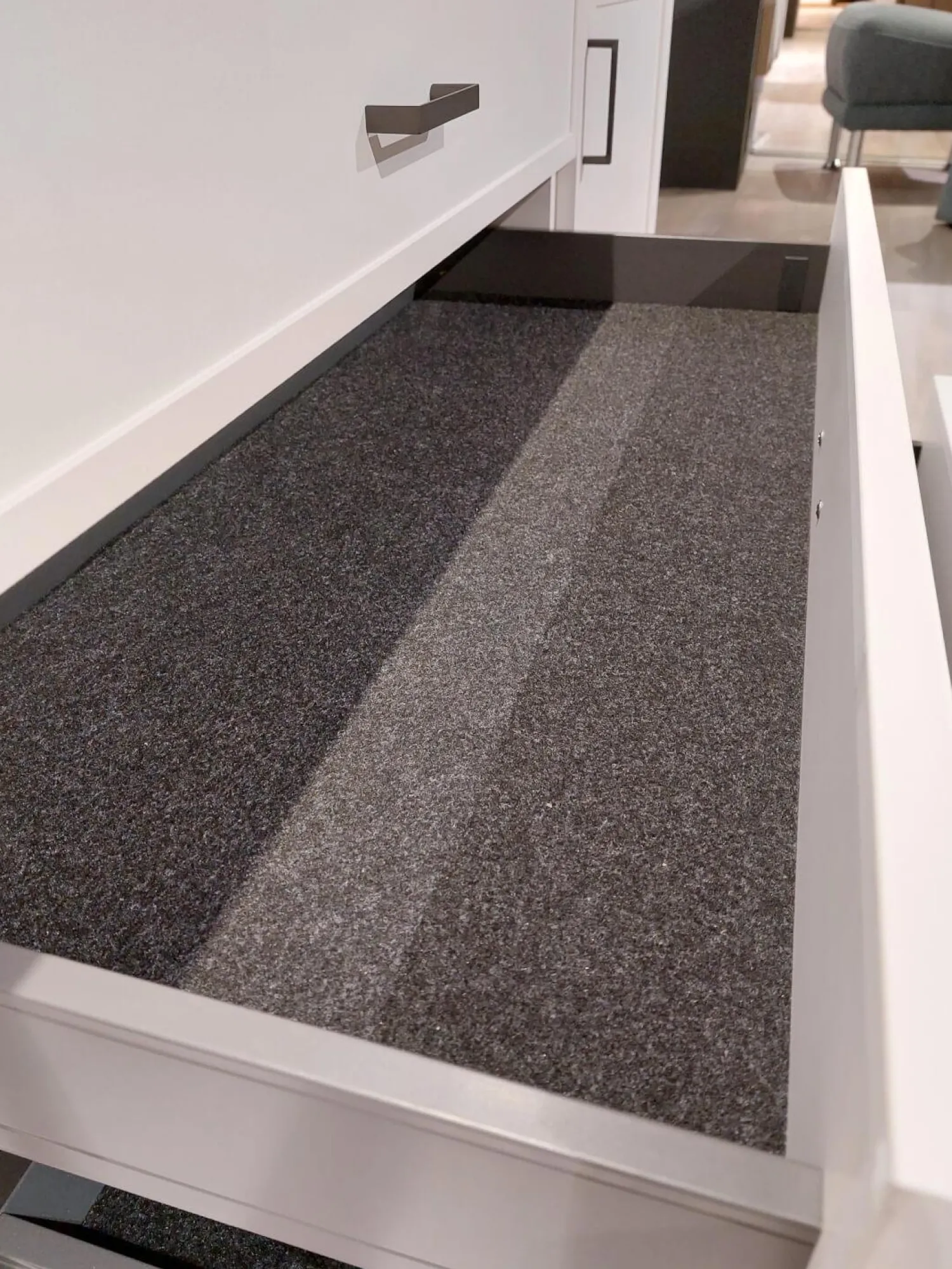 Global Wohnwände & Tv-Lowboards|Wohnwand Caseda Lack Weiß Absetzung Wildeiche Furniert Griff Schwarz