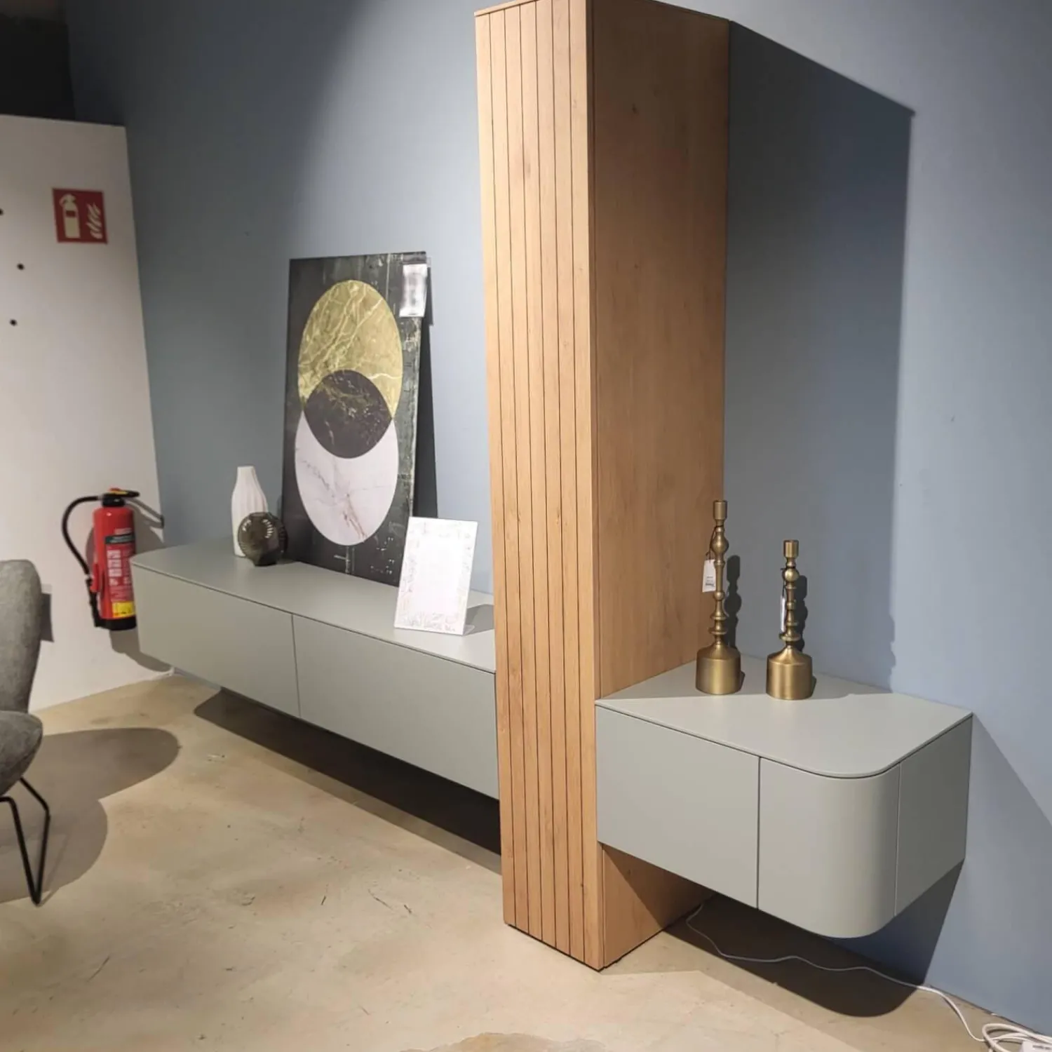 Clara Home Wohnwände & Tv-Lowboards|Wohnwand Clea Lack LM Pigeon Grau Absetzung Asteiche Bianco