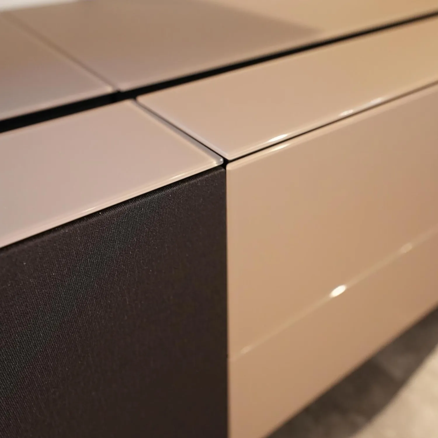 Spectral Smart Furniture Wohnwände & Tv-Lowboards|Wohnwand Cocoon Glas CAO Cacao Braun Satiniert Beige Stoff CF Schwarz Mit Soundsystem