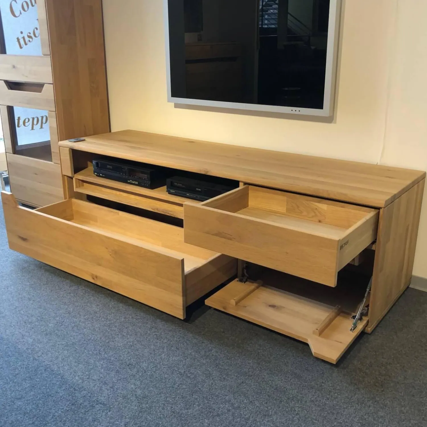 Decker Wohnwände & Tv-Lowboards|Wohnwand Divano Ausführung Wildeiche Massiv Oberfläche Bianco Geölt