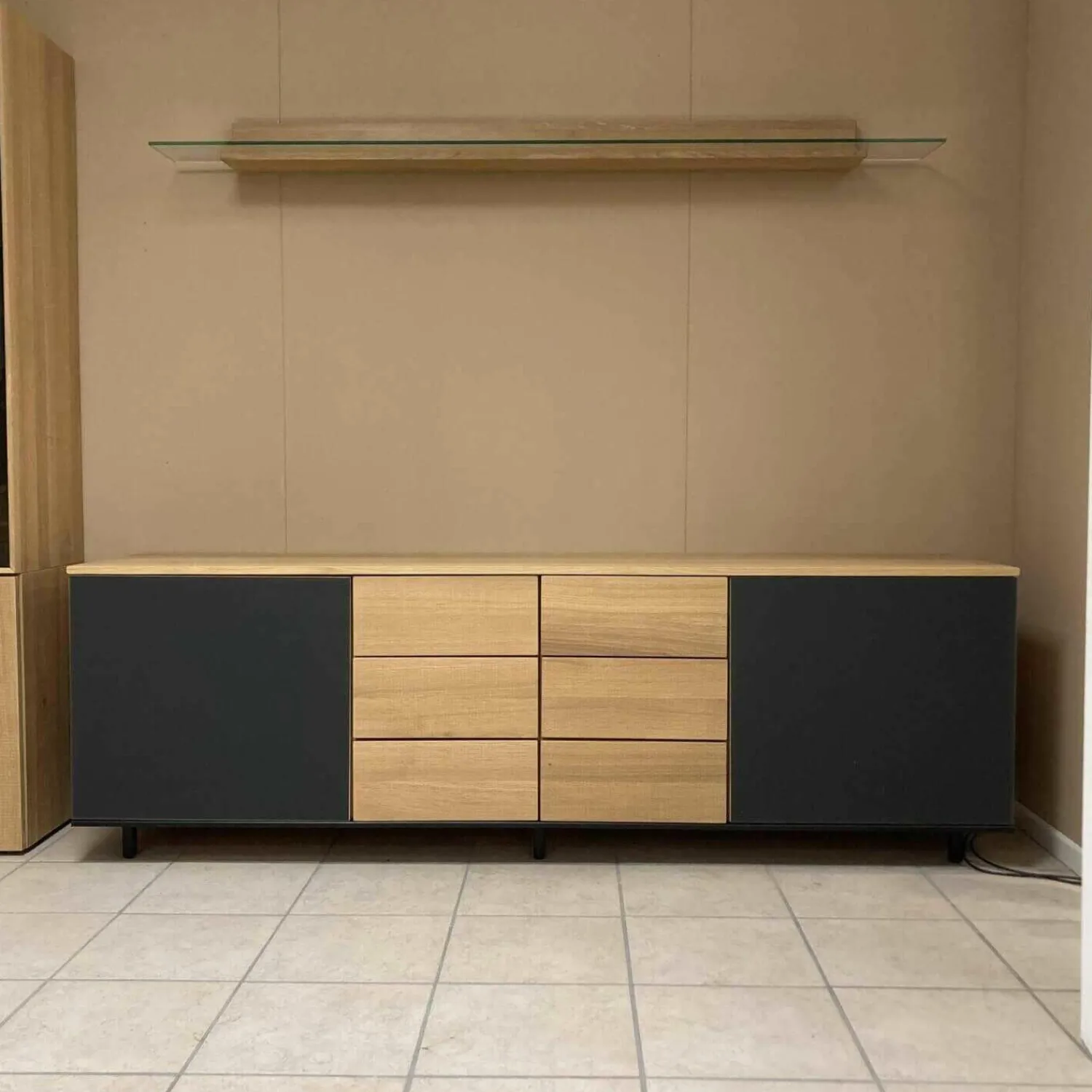 Göhring Wohnwände & Tv-Lowboards|Wohnwand Elements B200 Eiche Massiv mit Beleuchtung