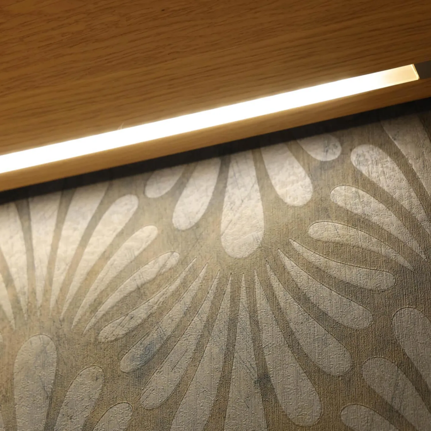 Rietberger Möbelwerke Wohnwände & Tv-Lowboards|Wohnwand Flair Rahmenfarbe Eiche Sand Lack Terra Grau Griff T8 Edelstahlfarbig Mit LED Beleuchtung