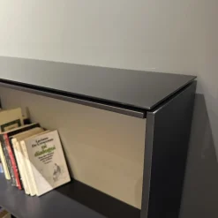 B&B Italia Wohnwände & Tv-Lowboards|Wohnwand Flat C 9907 E Anthrazit Satiniert Rückwand 3748 Rauchgrau Abdeckplatte 0128 Glas Schwarz