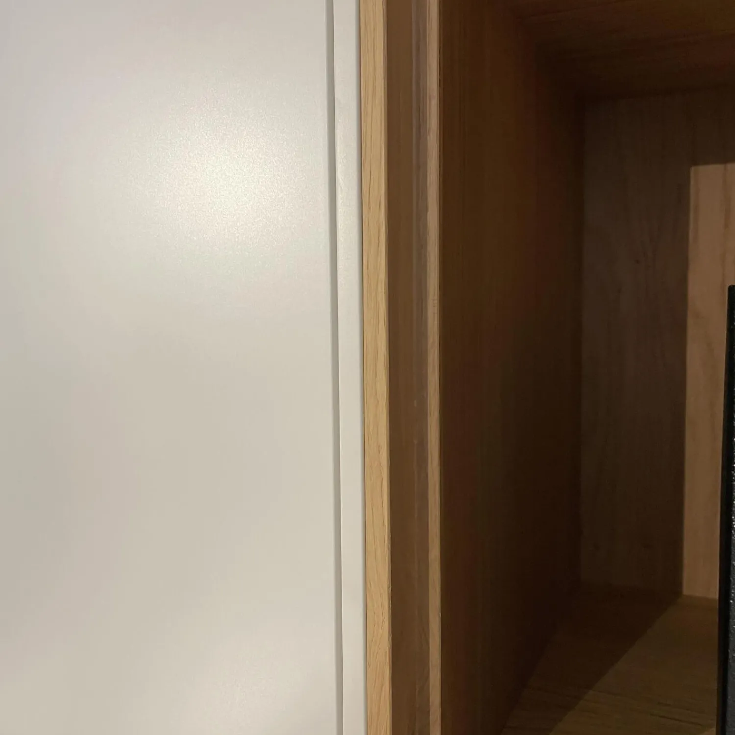 Sudbrock Wohnwände & Tv-Lowboards|Wohnwand Game Glattlack Verkehrsweiß Glattlack Steingrau Ethno Eiche