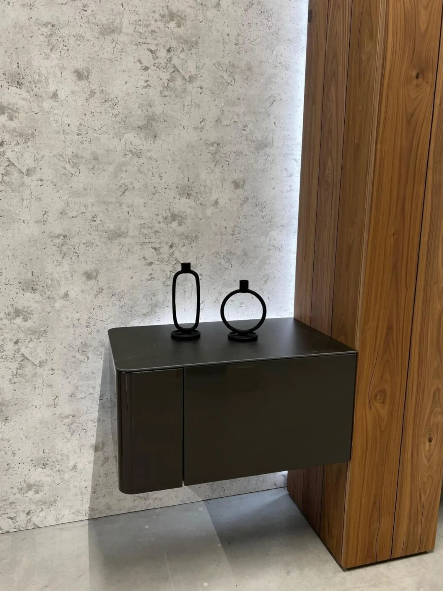 Hülsta Wohnwände & Tv-Lowboards|Wohnwand Gentis Lack HGL-Seidengrau eramik Storm Nero Kernnussbaum Naturstamm