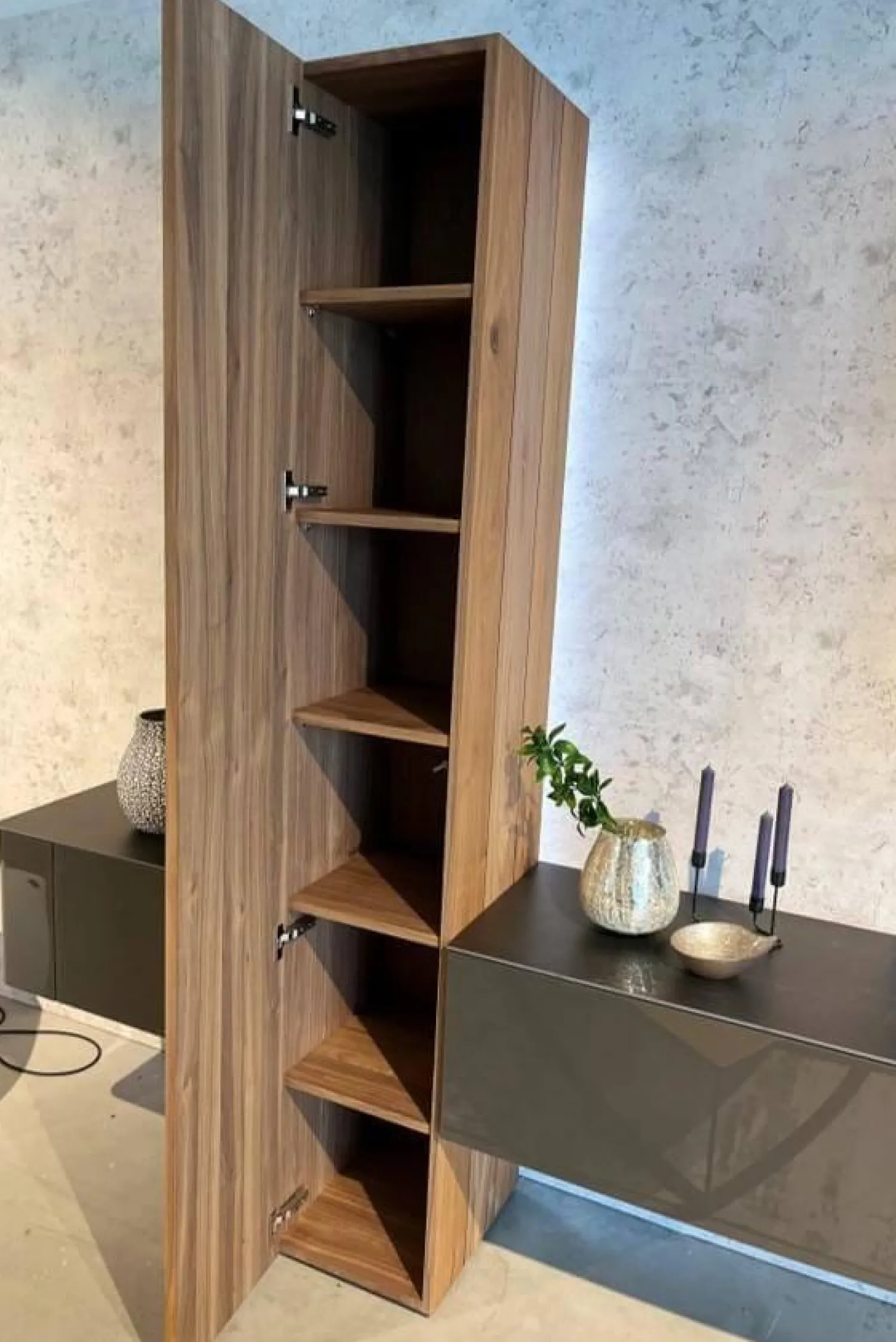 Hülsta Wohnwände & Tv-Lowboards|Wohnwand Gentis Lack HGL-Seidengrau eramik Storm Nero Kernnussbaum Naturstamm