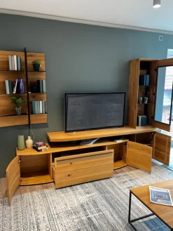 Musterring Wohnwände & Tv-Lowboards|Wohnwand Giulia Front Und Korpus Wildeiche Massiv Soft Gebürstet Vitrine Glas Optiwhite