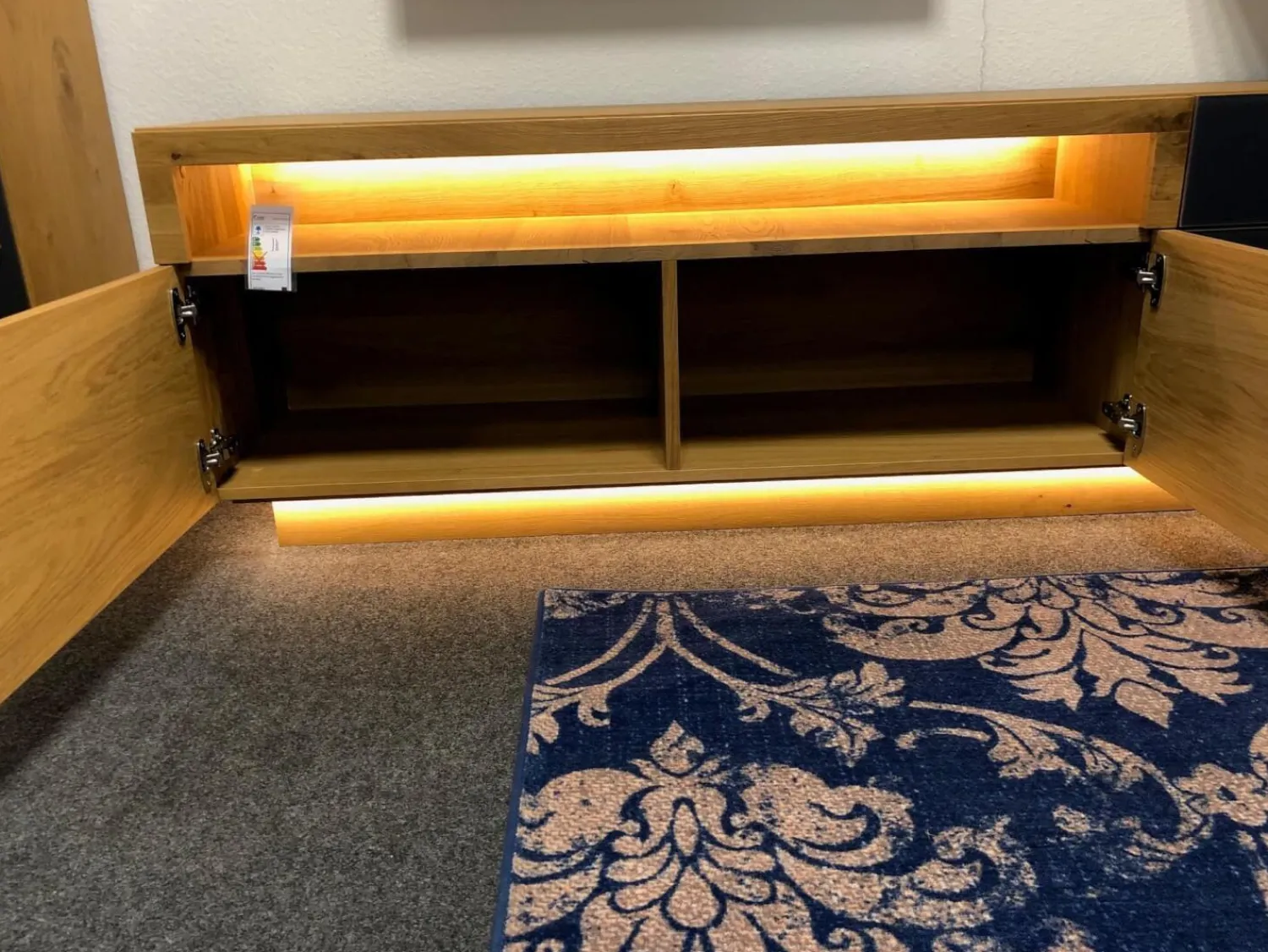 Schröder Franz Wohnwände & Tv-Lowboards|Wohnwand Kitzalm Solid Plus K050 Kernasteiche Natur Furniert Gebürstet Akzentglas Schiefer Grau Inklusive Beleuchtung