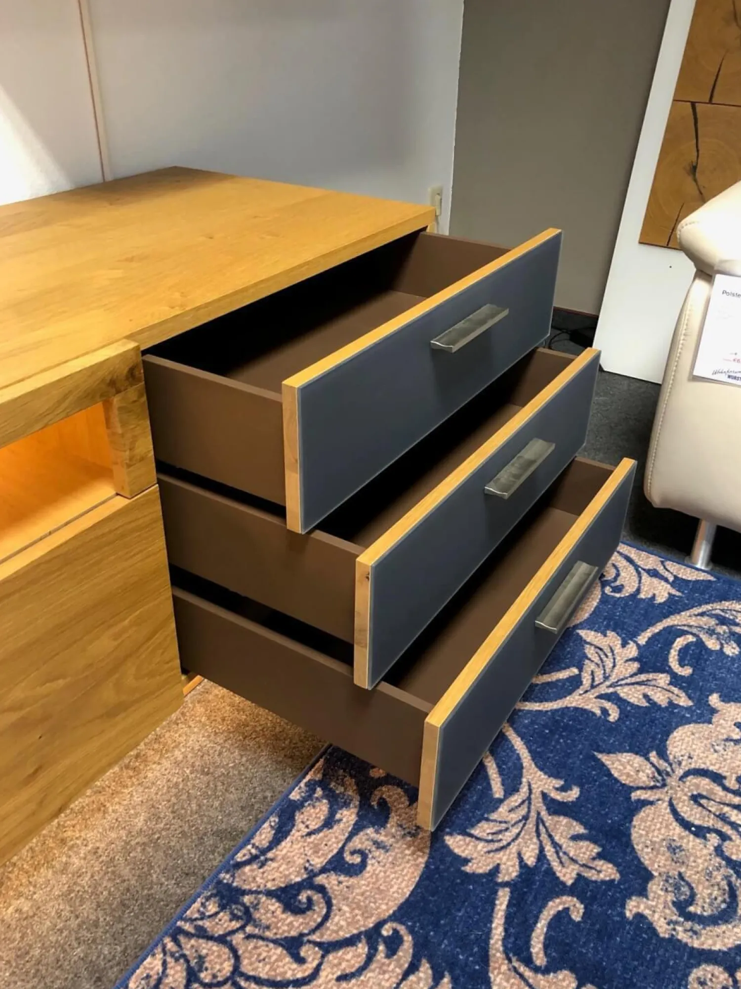 Schröder Franz Wohnwände & Tv-Lowboards|Wohnwand Kitzalm Solid Plus K050 Kernasteiche Natur Furniert Gebürstet Akzentglas Schiefer Grau Inklusive Beleuchtung