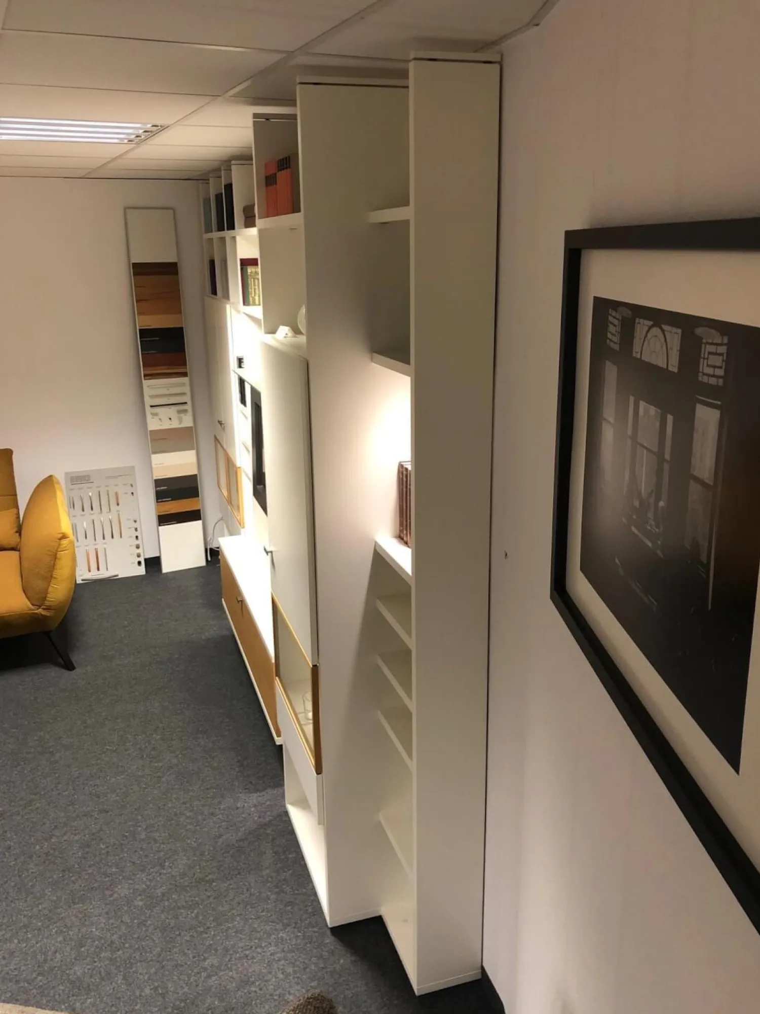 IRO Wohnwände & Tv-Lowboards|Wohnwand Leto Lack Weiß Wildeiche Furniert mit Beleuchtung