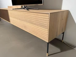 Anrei Wohnwände & Tv-Lowboards|Wohnwand Lina Asteiche Gebürstet Weiß Geölt Akzente Glas Bronze Matt Metallgestell Schwarz Inklusive LED Beleuchtung