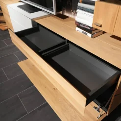 Die Hausmarke Wohnwände & Tv-Lowboards|Wohnwand Media Design 580004-352 Asteiche Hell Massiv Lichtgrau Braun