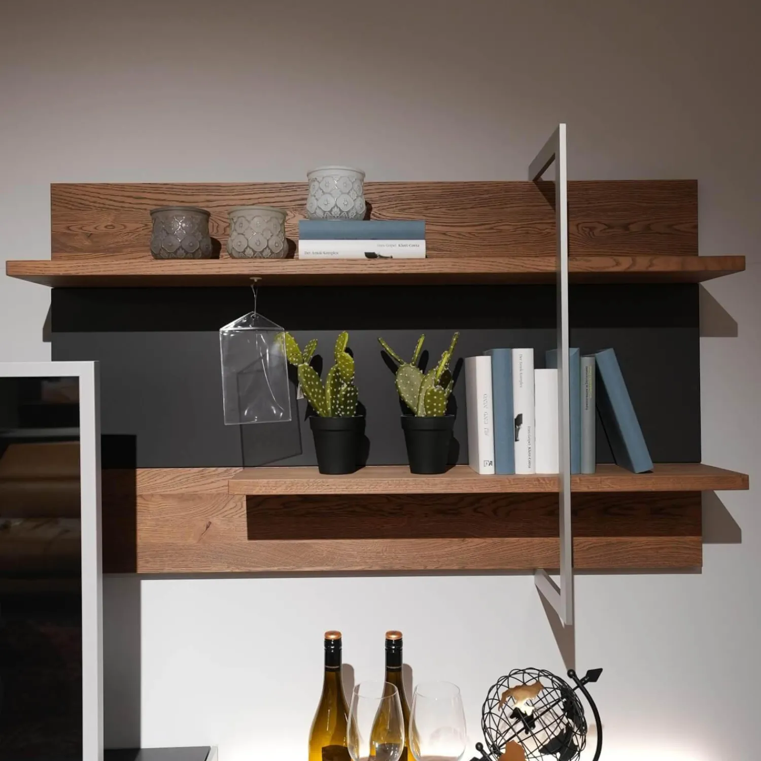 Die Hausmarke Wohnwände & Tv-Lowboards|Wohnwand Media Design 5800001-343 Raucheiche Massiv Lackfarbton Schiefer Schwarz