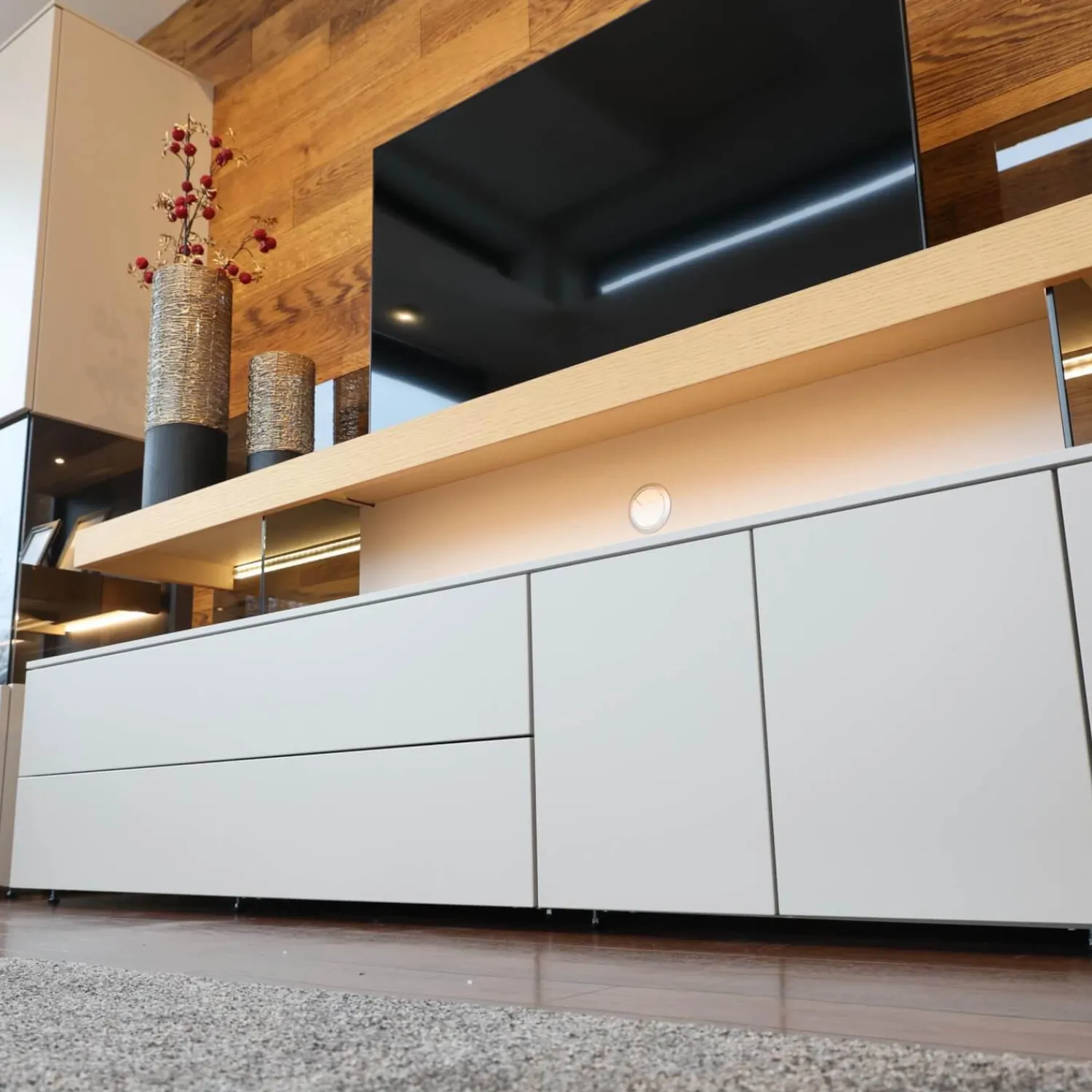 Loddenkemper Wohnwände & Tv-Lowboards|Wohnwand Minos Lack Kristallgrau Matt Absetzung Balkeneiche Mit Glaseinsatz Und LED Beleuchtung Ohne Dekoration