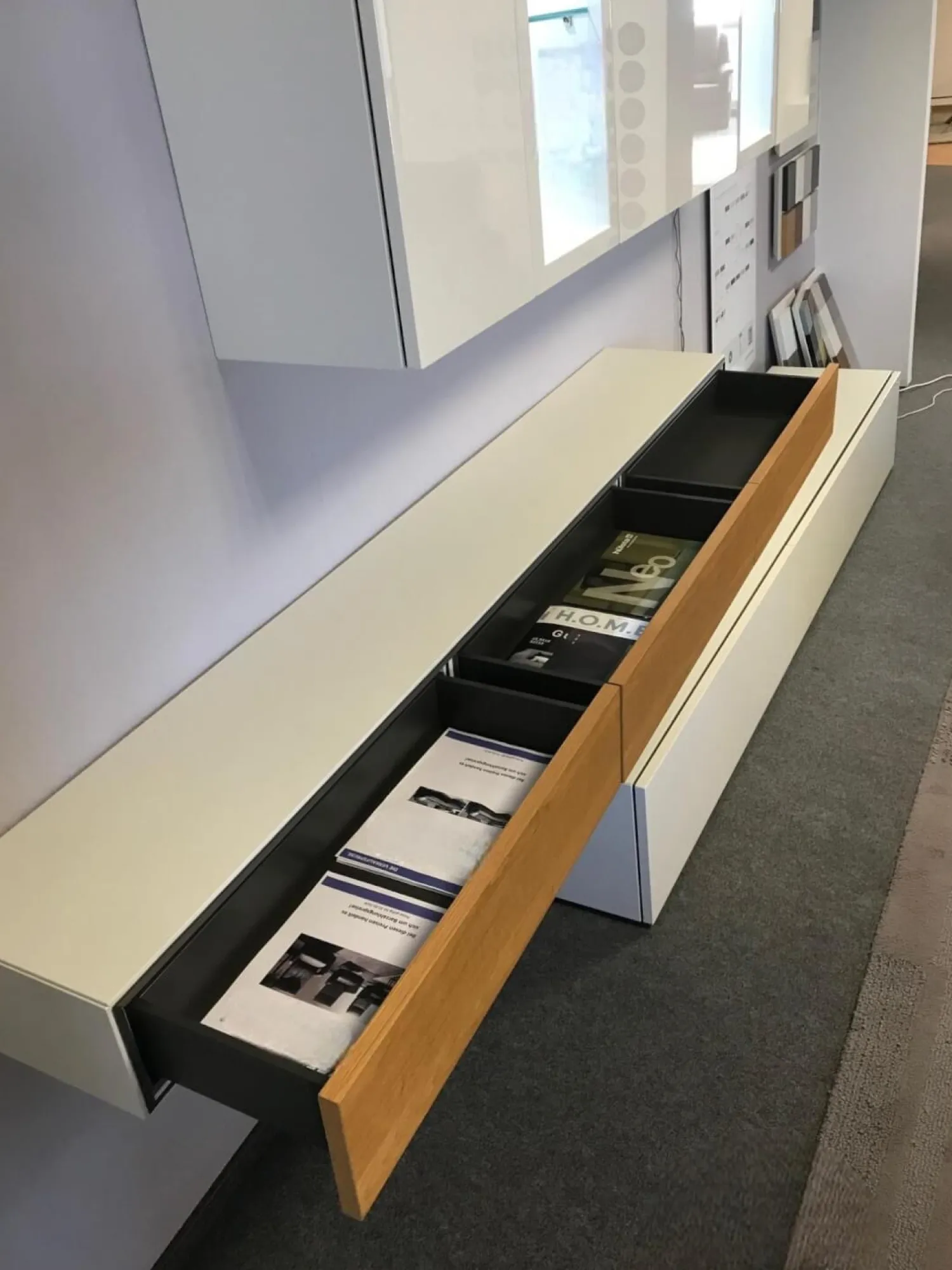 Hülsta Wohnwände & Tv-Lowboards|Wohnwand Neo Lack Weiß Front Hochglanzweiß Und Natureiche Grifflos Push To Open Beschlag Mit Beleuchtung